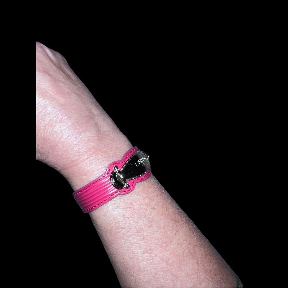 Louis Vuitton Pivoine Epi Leather Handle It Bracelet Size 17 with COA‎ - Picture 6 of 12